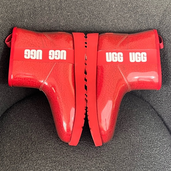 NEW UGG Women’s Classic Clear Mini Waterproof Ankle Boots- Red 1113190- Size 8 - Picture 4 of 8